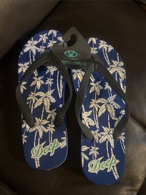 Mens Navy Palm-Print Flip Flop Sandals with Black Straps size s